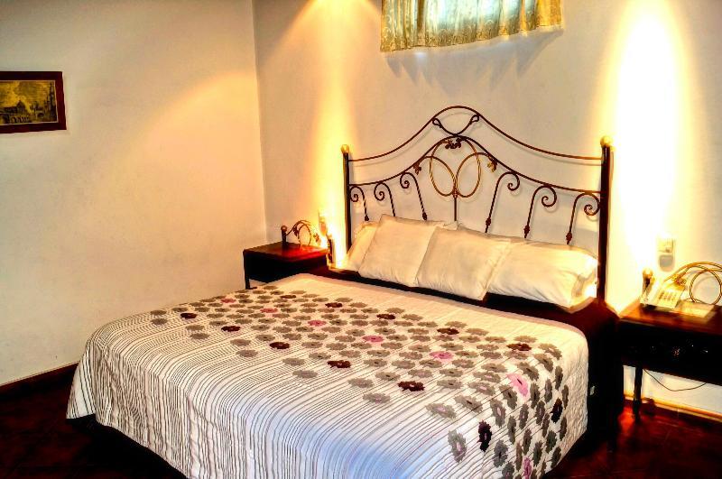מורליה Hotel Meson De Los Remedios מראה חיצוני תמונה